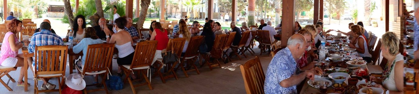 Macide Tüzün’ün Ev Sahipliğinde Kahvaltı