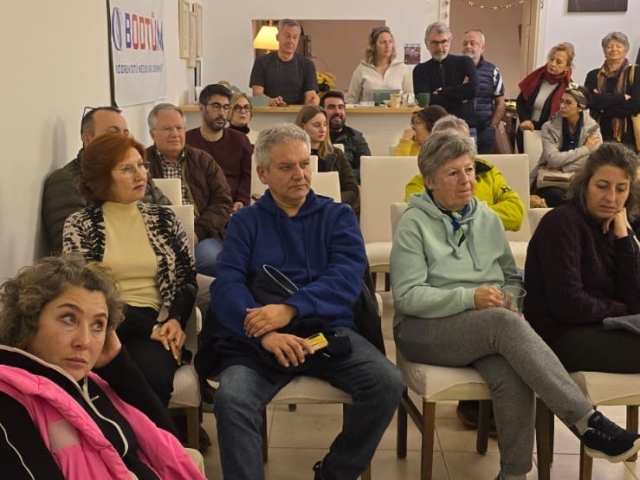 8f5a9e87-dbbe-4833-a32c-9bffa3897199