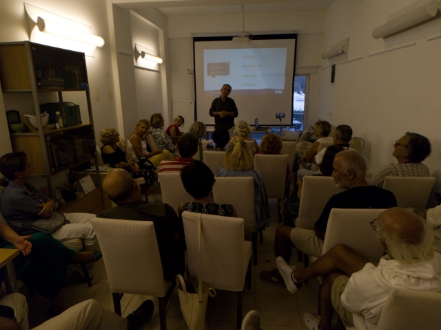 1880f76d-12b8-4dae-a125-f364d9cf14ba