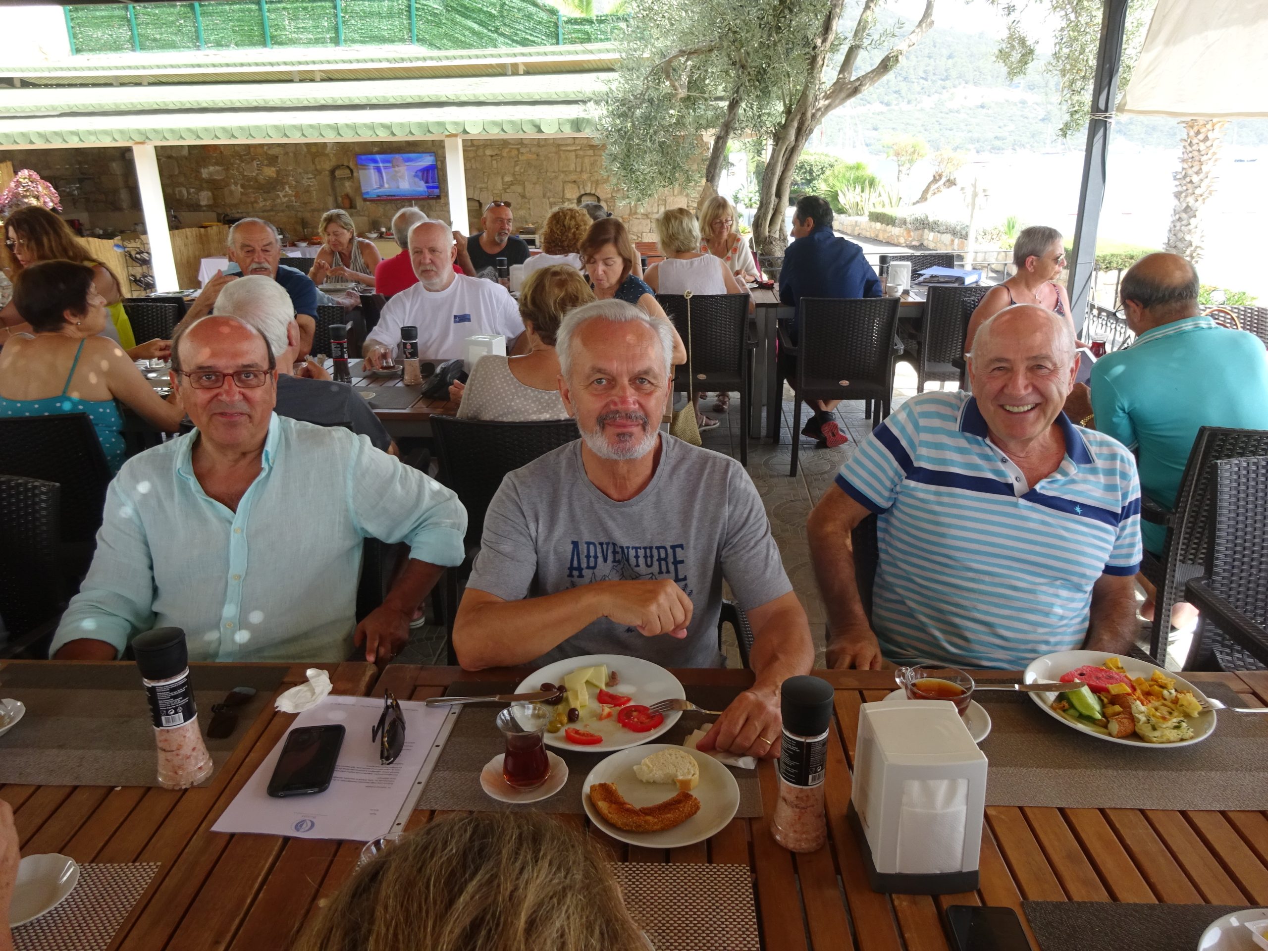 İlk Onursal Üyemizin Katılımıyla Yeni Yönetim ile Kahvaltı