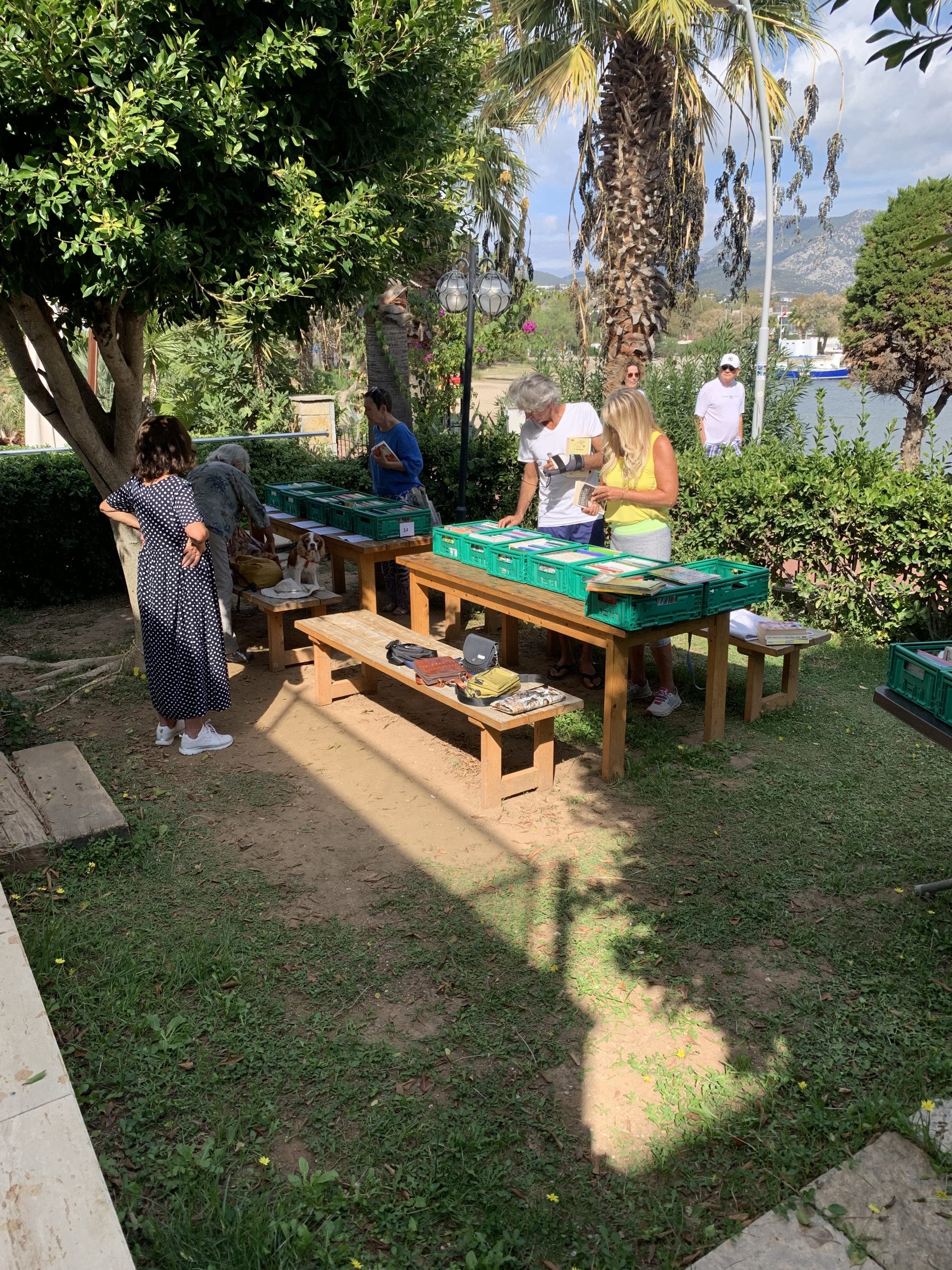 Burs Fonu Yararına 2. El Kitap Satışı